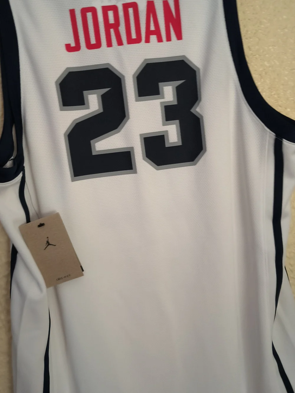 Jordan display classic white